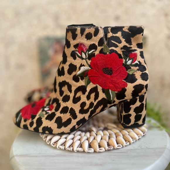 KATE SPADE Leapord Print Booties - Picture 2 of 8